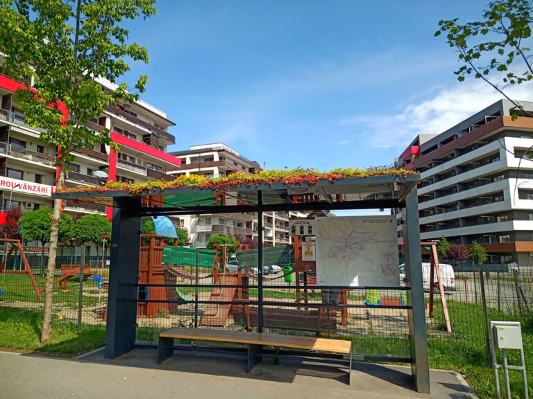 Primăria Cluj-Napoca, suprafață acoperiș verde extensiv 8 mp/statie, 10 stații, anul construcției 2021-2022