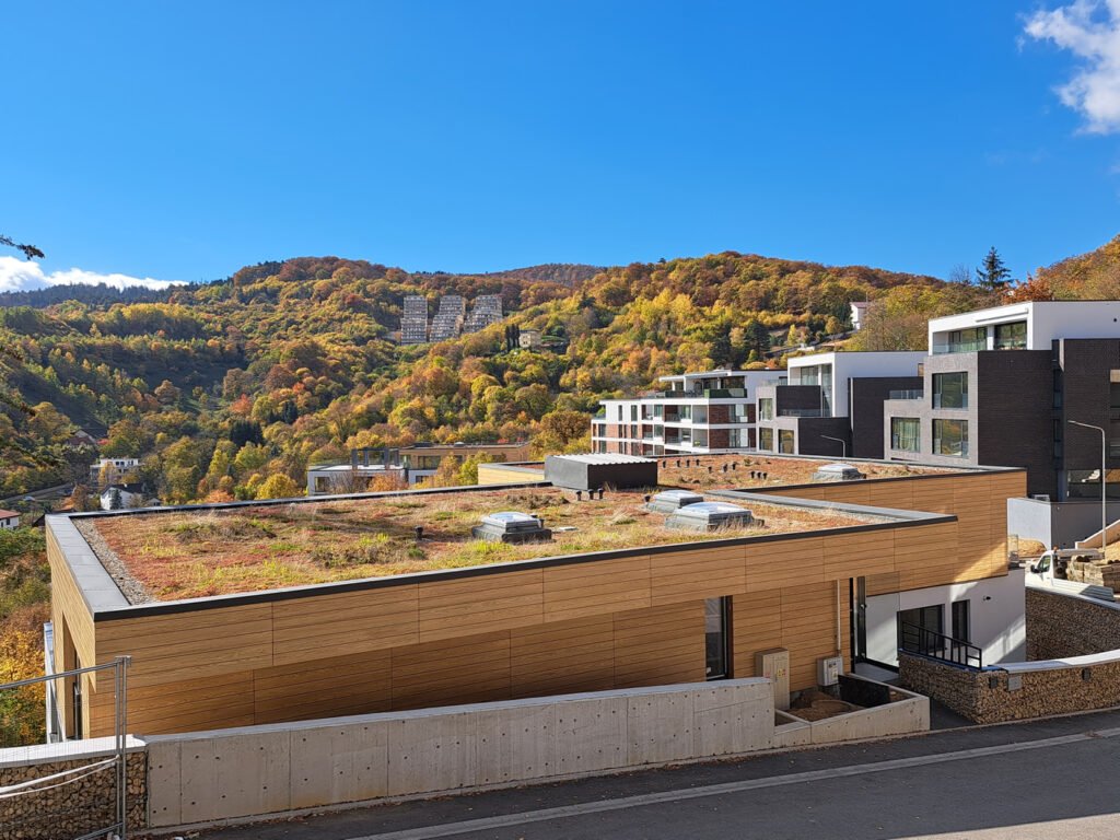 Prezentarea asociației constructorilor de acoperișuri, pereți și fațade verzi